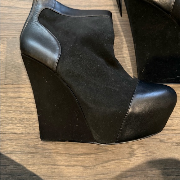 Rock & Republic Shoes - Rock & Republic Black Wedge Shoes